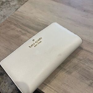 Kate Spade bifold wallet